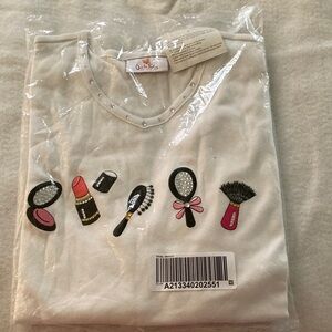 Quacker Factory White Short Sleeve Tee with Makeup Embroidery